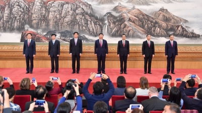习近平李克强栗战书汪洋王沪宁赵乐际韩正当选新一届中央政治局常委