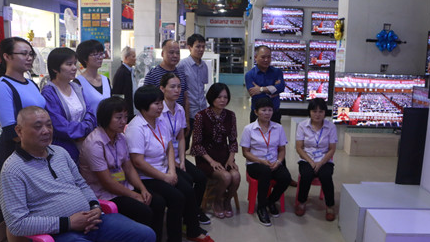 兴宁市干群满怀喜悦看盛会