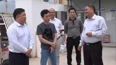 棕榈股份一行考察五华足球小镇项目  吴晖望双方加强交流合作