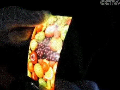 “能卷的手机”不再遥远！我国首条柔性显示屏生产线量产