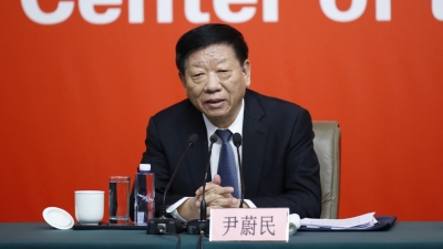 尹蔚民：高校毕业生从明年开始要突破800万人