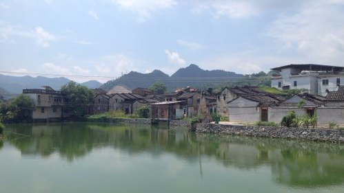 三河镇举办“贺国庆迎中秋三河老街情”联欢晚会