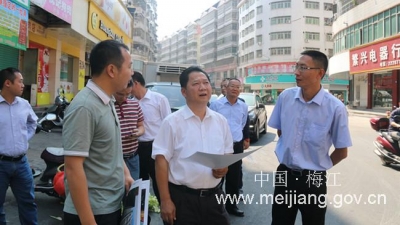 区委书记朱国城调研历史文化街区修缮保护提升工作