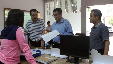 钟明到梅江区江南街道检查指导十九大安保维稳工作