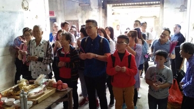 “我是平远人！” 马籍华裔携20余后代回平远认宗祭祖