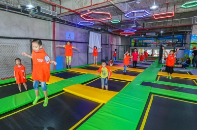 教育周刊·小记者丨采风侧记：蹦床，飞一般的快乐