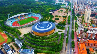 梅县区召开区委理论学习中心组学习会学习贯彻党的十九大精神：突出“四轮驱动”   塑造“五张品牌”