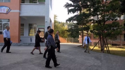 市教育局领导到丰顺县黄金中心小学督查