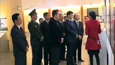 梅县区委班子集体瞻仰革命纪念基地重温入党誓词