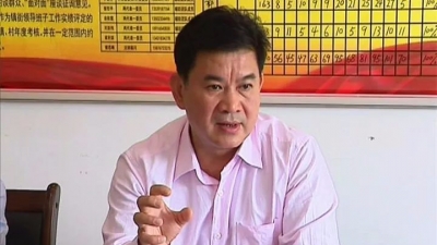 钟光灵深入程江镇扶贵村宣讲党的十九大精神