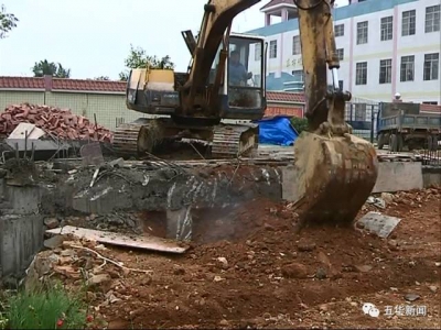 五华棉洋一村民侵占国有资产违建，依法拆除！