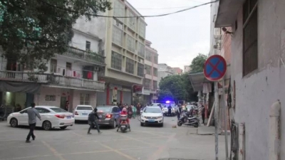 丰顺汤坑一司机开车分神，一名小学生受伤