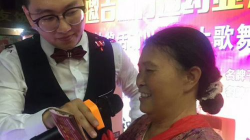 “90后”梅州小伙两年担纲700多场活动主持人