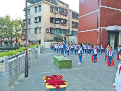 肩一小学：平安在我心中