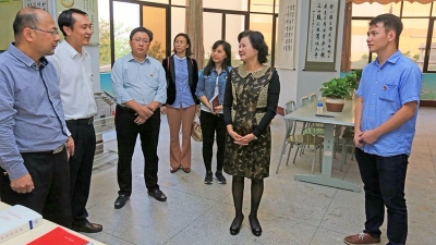 省委宣讲团深入社区与干部群众面对面互动交流