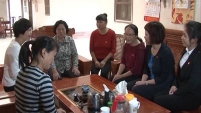 兴宁市水口组织妇女干部举行党性教育活动