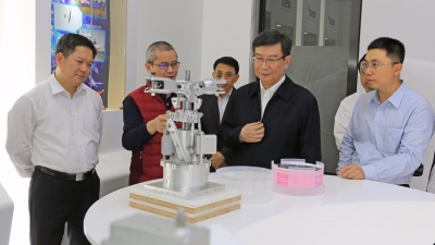 副省长黄宁生来梅调研教育工作：优先发展教育培养更多有用人才