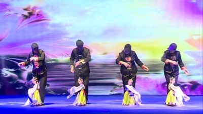 第五届客家文博会“五华之夜”文艺晚会在院士广场举行