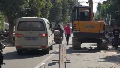 平远建设路近期升级改造  过往车辆请文明驾驶