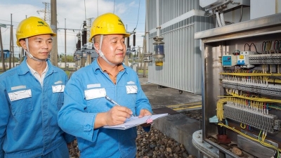 “免考”通过岗位考核，这个“老师傅”从业30年练就一双“雷达眼”