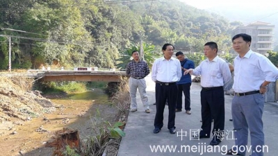 市水务局督查组到梅江区督查重点水务建设工作