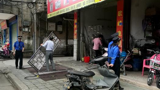 西郊街道开展市容环境专项整治  保客商大会期间市容洁净