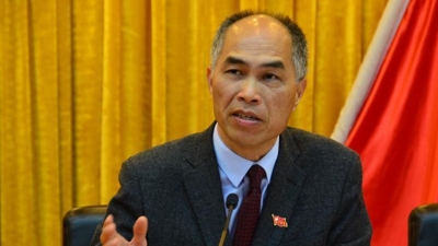 江门原市长邓伟根收受巨额财物被“双开”