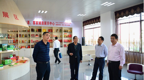 市中小企业局调研组到五华小微企业创业创新基地调研