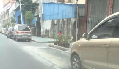 怎么回事？丰顺汤坑富岭路一路段停车线模糊不清...