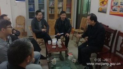 梅江区商务局到西阳镇开展电商扶贫工作