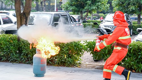 竞技与趣味相结合，兴宁消防运动会深受群众喜爱