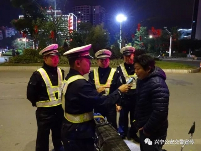 兴宁交警开展酒驾专项整治行动 期间查获酒驾8人