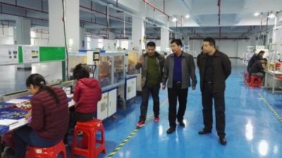 市招商局负责人率队服务兴宁新引进企业
