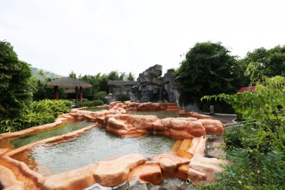 丰顺一温泉酒店欠租成被告，面临被腾退风险！法院用心调解促双赢！