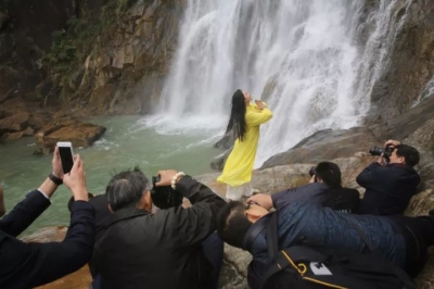 国际摄影家联盟主席谢大才到丰顺采风