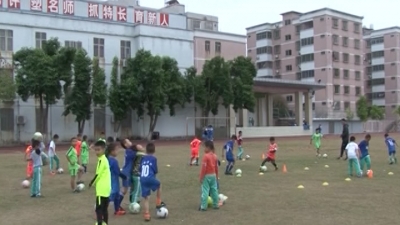 可喜可贺！兴宁实验学校喜捧全国快乐足球小学组冠军杯