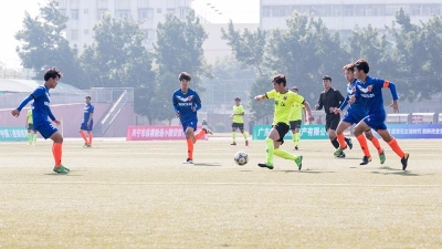 梅州“球王杯”足球赛开赛，“正规军”首战不敌“地方部队”