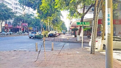 梅城的这种斜拉线犹如“拦路虎”，你被绊倒过吗？