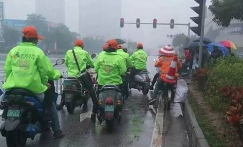 广西南宁叫停“滴滴打驴”网约电动车，背后原因原来是这样