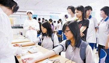 高考体检有新亮点！广东考生先尝“无纸化”体检“头啖汤”
