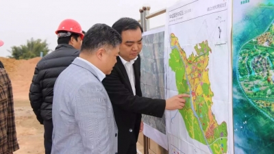 吴晖到华城镇督查精准扶贫工作及新农村建设