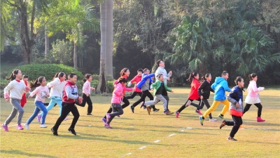 一起亲近自然放飞心情！梅州日报小记者自然课堂活动侧记