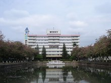 嘉应学院领导为“青马”班、“学生研习社”学员作理想信念教育专题报告