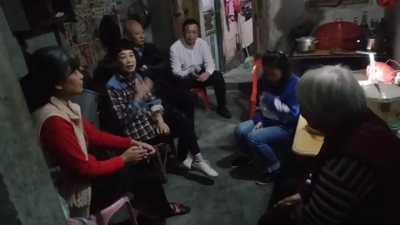 贫困生因母亲生病欲辍学，丰顺助学会连夜家访伸出援手