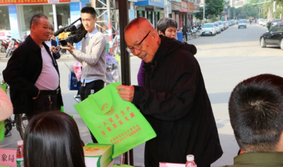 丰顺县举行第一个《安全生产法》宣传周咨询日活动