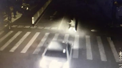 平远一小车通过斑马线不让行人 致行人重伤，负全责