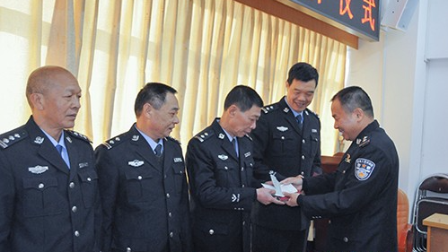 兴宁市公安局举行2017年民警光荣退休仪式