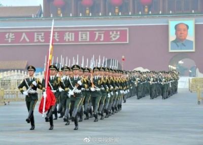 今天，向国旗护卫队战士们致敬，告别！