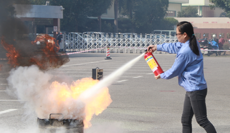 梅江区园区服务中心组织企业举行消防技能大比武活动