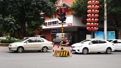 梅县新县城新增一临时红绿灯，这些时间段通行需留意